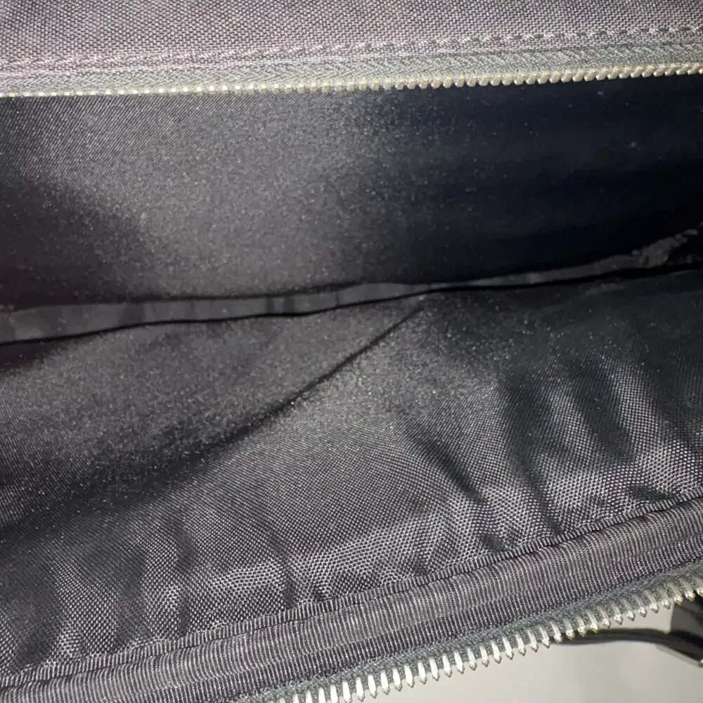 Coach pockets main